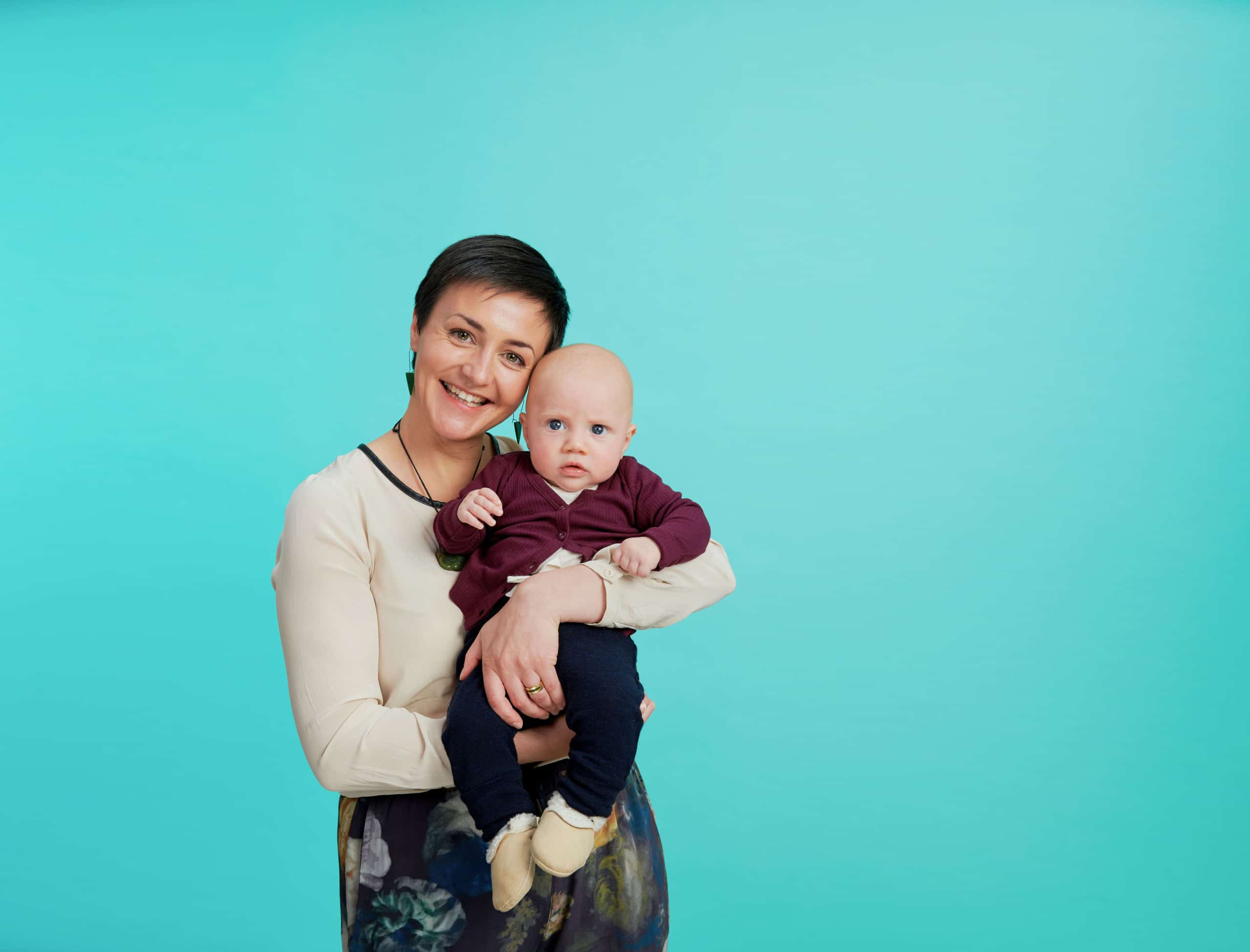 A ŷAV Māori Fellow holding her baby